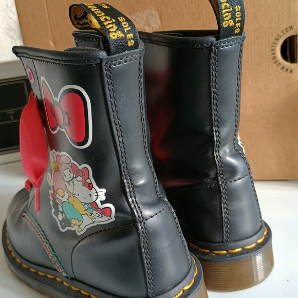 😻 CUTE CORE 😻 Dr Martens, Sz 5, Hello Kitty & Friends rugged sole boots, HK&F - Picture 4 of 16
